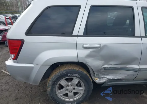 2007 Jeep Grand Cherokee Laredo z USA, uszkodzony, nr VIN 1J8GR48K17C637076